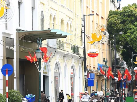 Trang trí đường phố dịp Tết Nguyên đán: Chú trọng tối giản, tôn vinh truyền thống