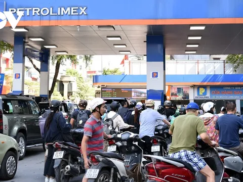 Bài học điều hành thị trường xăng dầu qua 1 năm biến động