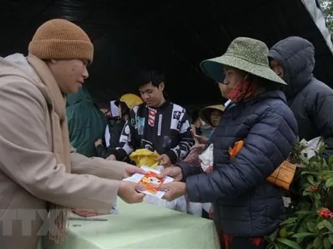 Phiên chợ 0 đồng ngày giáp Tết cho những gia đình khó khăn