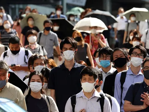 Thế giới trước mối lo làn sóng Covid-19 trong năm mới