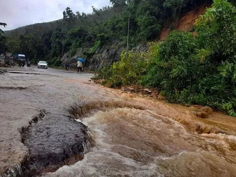 Cảnh báo mưa lớn, lũ quét và sạt lở đất ở các tỉnh miền trung