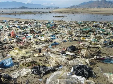 Ô nhiễm môi trường đang làm gia tăng hậu quả biến đổi khí hậu