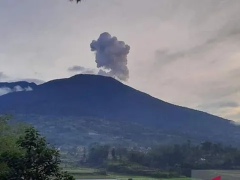 Núi lửa Marapi liên tiếp phun trào, Indonesia thực hiện lệnh sơ tán người khẩn cấp