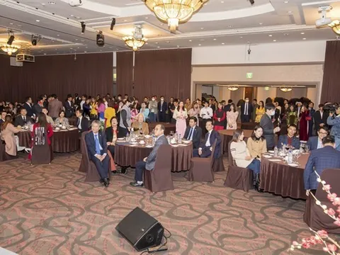 Cộng đồng kiều bào đón xuân sớm tại nhiều nước