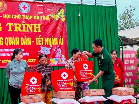 Ấm áp Tết Nhân Ái đầu tiên