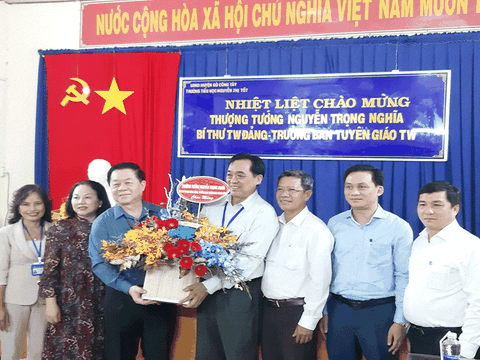 Trưởng Ban Tuyên giáo Trung ương thăm, chúc Tết tại Tiền Giang
