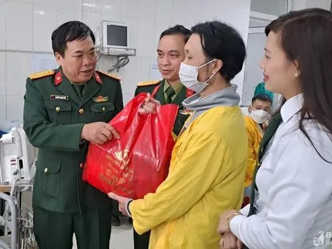Ấm áp 'Tết sum vầy đồng hành cùng bệnh nhân' ở Bệnh viện Quân y 4
