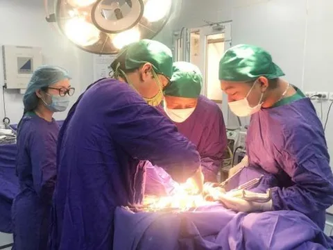 Sự may mắn của người đàn ông bị ngừng tim trong đêm giao thừa