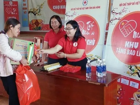 Những 'phiên chợ' của lòng nhân ái