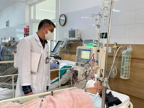 Nhiều người nhập viện cấp cứu do ngộ độc rượu sau tiệc khai xuân