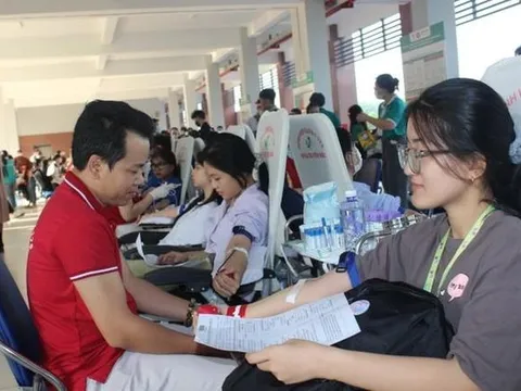 Gần 1.000 sinh viên hưởng ứng Ngày hội hiến máu 'Chủ nhật Đỏ' tại trường ĐH KHXH&NV (ĐHQG TP. HCM)