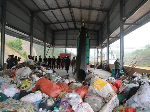 Tái chế rác thành phân vi sinh và hạt nhựa