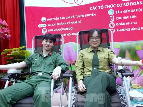 Trao giọt hồng, trao yêu thương tại Bệnh viện Bãi Cháy