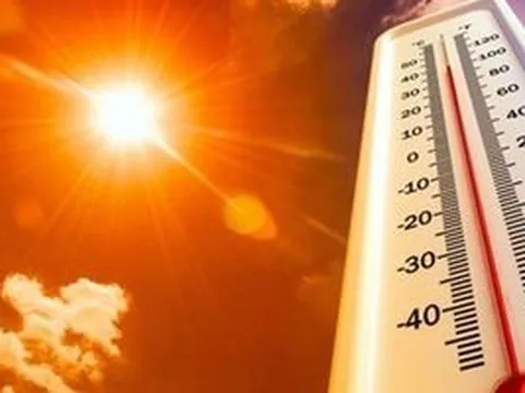 Đợt nắng nóng đầu tiên của năm 2023 ở miền Bắc có bất thường?