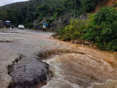Cảnh báo mưa to, gió giật mạnh ở vùng núi Bắc Bộ và Trung Bộ