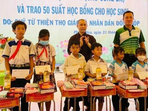 Đồng Tháp: Khánh thành cầu Thọ Giác 2 và tặng quà đến bà con nghèo