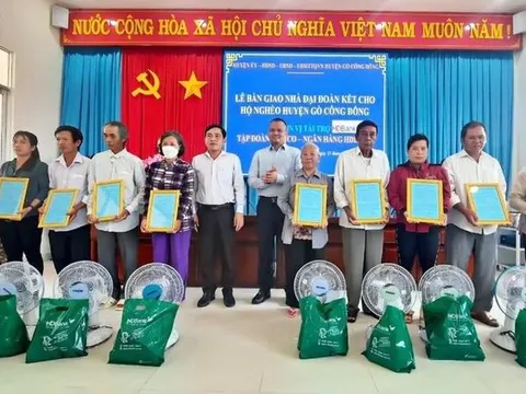 HDBank tặng 30 căn nhà Đại đoàn kết cho tỉnh Tiền Giang