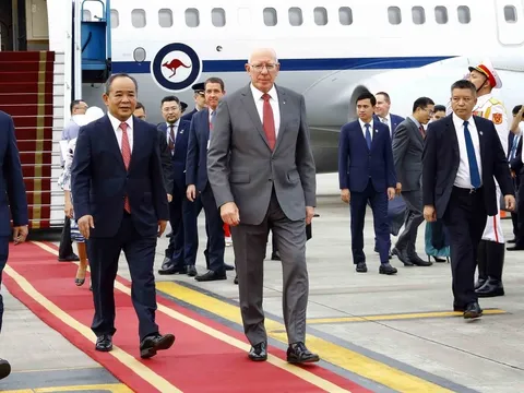 Sáng nay, Chủ tịch nước và phu nhân chủ trì lễ đón Toàn quyền Australia