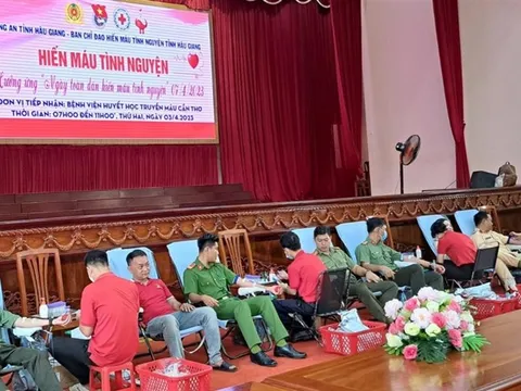 Cán bộ, đoàn viên Công an tỉnh Hậu Giang tích cực hiến máu tình nguyện
