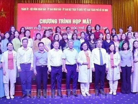 Tri ân các 'bảo mẫu' chăm sóc 259 trẻ sơ sinh có mẹ nhiễm COVID