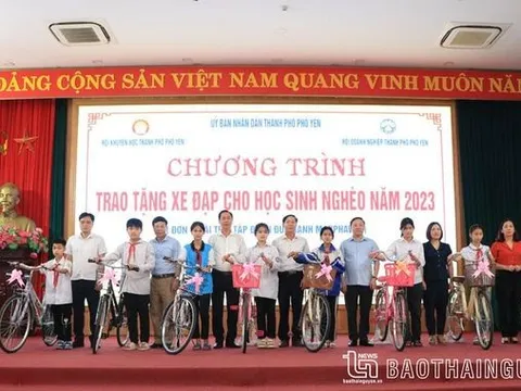 Thái Nguyên: Tặng 18 chiếc xe đạp cho học sinh nghèo vượt khó
