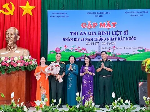 Bà Rịa - Vũng Tàu: Trao tặng sổ tiết kiệm và hỗ trợ xây nhà tình nghĩa cho các gia đình liệt sĩ