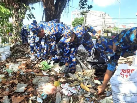 Lính Hải quân chung tay bảo vệ môi trường