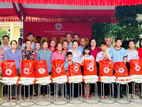 Bình Dương: Mang thêm niềm vui chia sẻ với người dân khó khăn