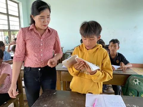 Học sinh lớp 4 dũng cảm cứu 2 người đuối nước