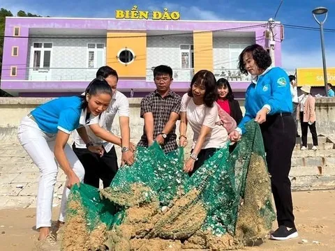 Tuyên truyền, nâng cao nhận thức về khai thác, sử dụng tài nguyên, bảo vệ môi trường biển, hải đảo