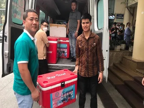 Người nổi lửa 'Nồi cháo từ thiện' tại Hoàng Mai