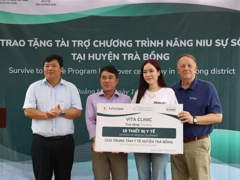 Quảng Ngãi: Trao tặng thiết bị cho Trung tâm y tế huyện Trà Bồng