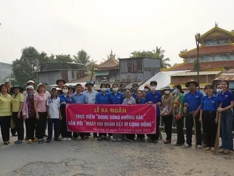 Ra quân thực hiện mô hình 'Dòng sông không rác' gắn với 'Ngày đại đoàn kết vì cộng đồng'