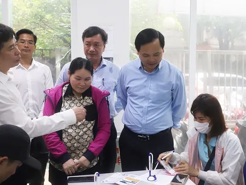 Hà Nội: Cấp 17.511 thẻ BHYT cho trẻ dưới 6 tuổi qua thủ tục hành chính liên thông điện tử