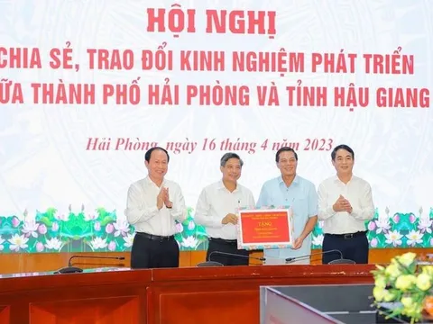 Hải Phòng tặng người nghèo tỉnh Hậu Giang 100 ngôi nhà, trị giá 5 tỷ đồng