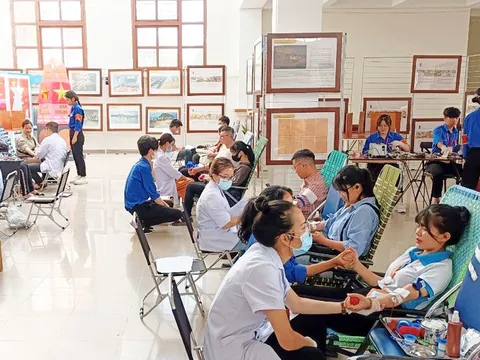 Sinh viên Trường Đại học Đà Lạt tình nguyện hiến 300 đơn vị máu