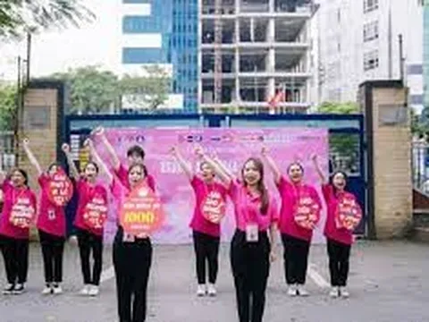 Câu lạc bộ "Những trái tim hồng": Đội máu trường Luật Hà Nội