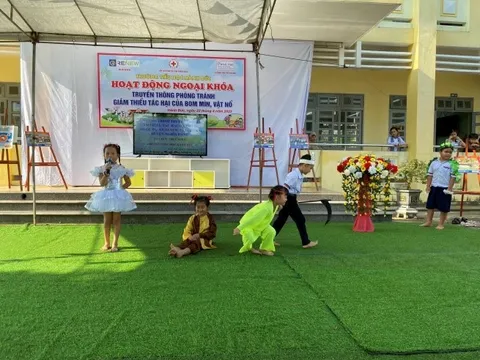 Quảng Ngãi: Truyền thông phòng tránh, giảm thiểu tác hại bom mìn, vật nổ trong trường học