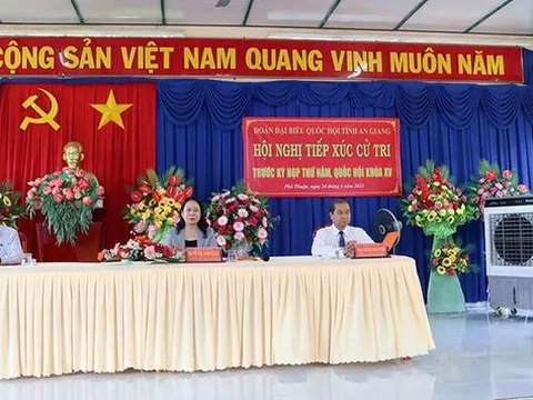 Phó Chủ tịch nước Cộng hòa XHCN Việt Nam Võ Thị Ánh Xuân tiếp xúc cử tri An Giang