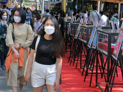 Hà Nội yêu cầu người dân tăng cường phòng, chống dịch Covid-19, quy định những đối tượng, địa điểm bắt buộc đeo khẩu trang