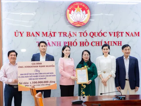 Gia đình ông Johnathan Hạnh Nguyễn ủng hộ số tiền 1,5 tỷ đồng cho Quỹ 'Vì người nghèo'