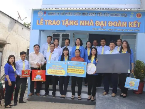 Khánh Hòa: Trao 5 căn nhà Đại đoàn kết tại Diên Khánh và Khánh Vĩnh