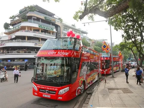 Miễn phí vé xe buýt 2 tầng cho du khách tham quan Hà Nội dịp lễ 30/4