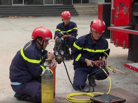 Người hùng chữa cháy, cứu nạn cứu hộ và những nhiệm vụ chạm mặt 'tử thần'