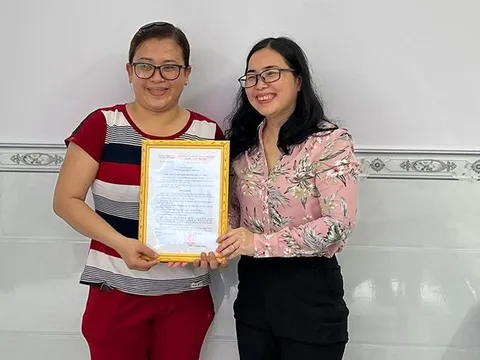 An Giang: Bàn giao 2 căn nhà Đại đoàn kết cho hộ cận nghèo và hộ khó khăn ở phường Mỹ Thới