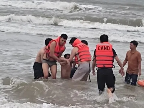 Lãnh đạo Bộ Công an viết thư khen trung tá dũng cảm cứu sống 3 người đuối nước