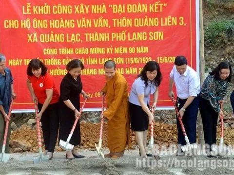 Khởi công xây dựng nhà 'đại đoàn kết' cho hộ cận nghèo tại xã Quảng Lạc, thành phố Lạng Sơn