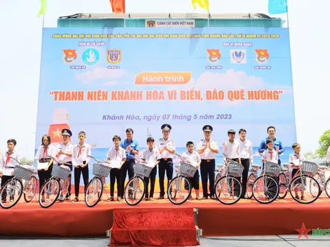 Hành trình 'Thanh niên Khánh Hòa vì biển, đảo quê hương' năm 2023
