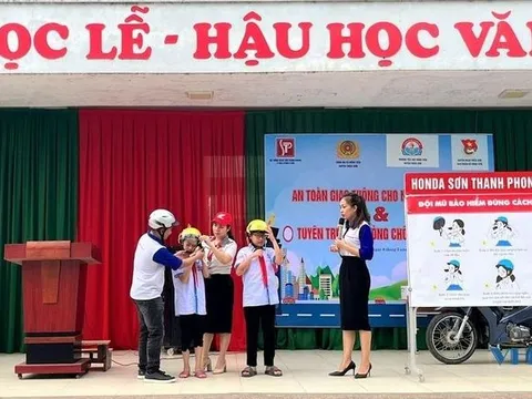 Hơn 700 học sinh được phổ biến, tuyên truyền về an toàn giao thông và phòng, chống đuối nước