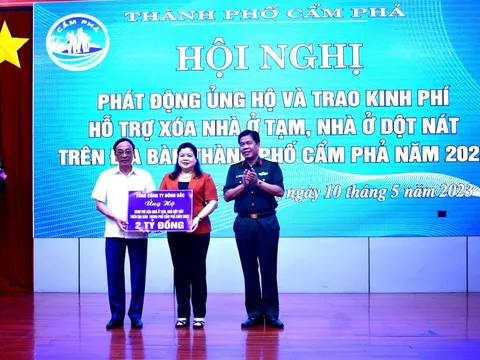 Quảng Ninh: TP. Cẩm Phả tiếp nhận hơn 3,2 tỷ đồng hỗ trợ xóa nhà ở tạm, nhà dột nát trên địa bàn